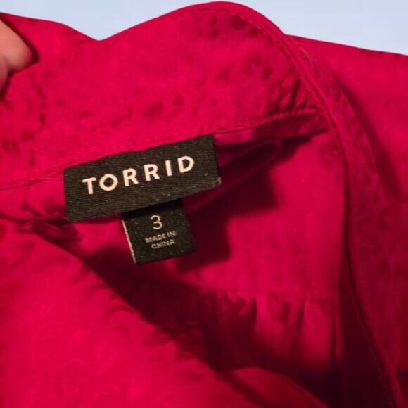 Torrid Satin Jacquard Tie Neck Button Up Blouse - Size 3X - Picture 8 of 8